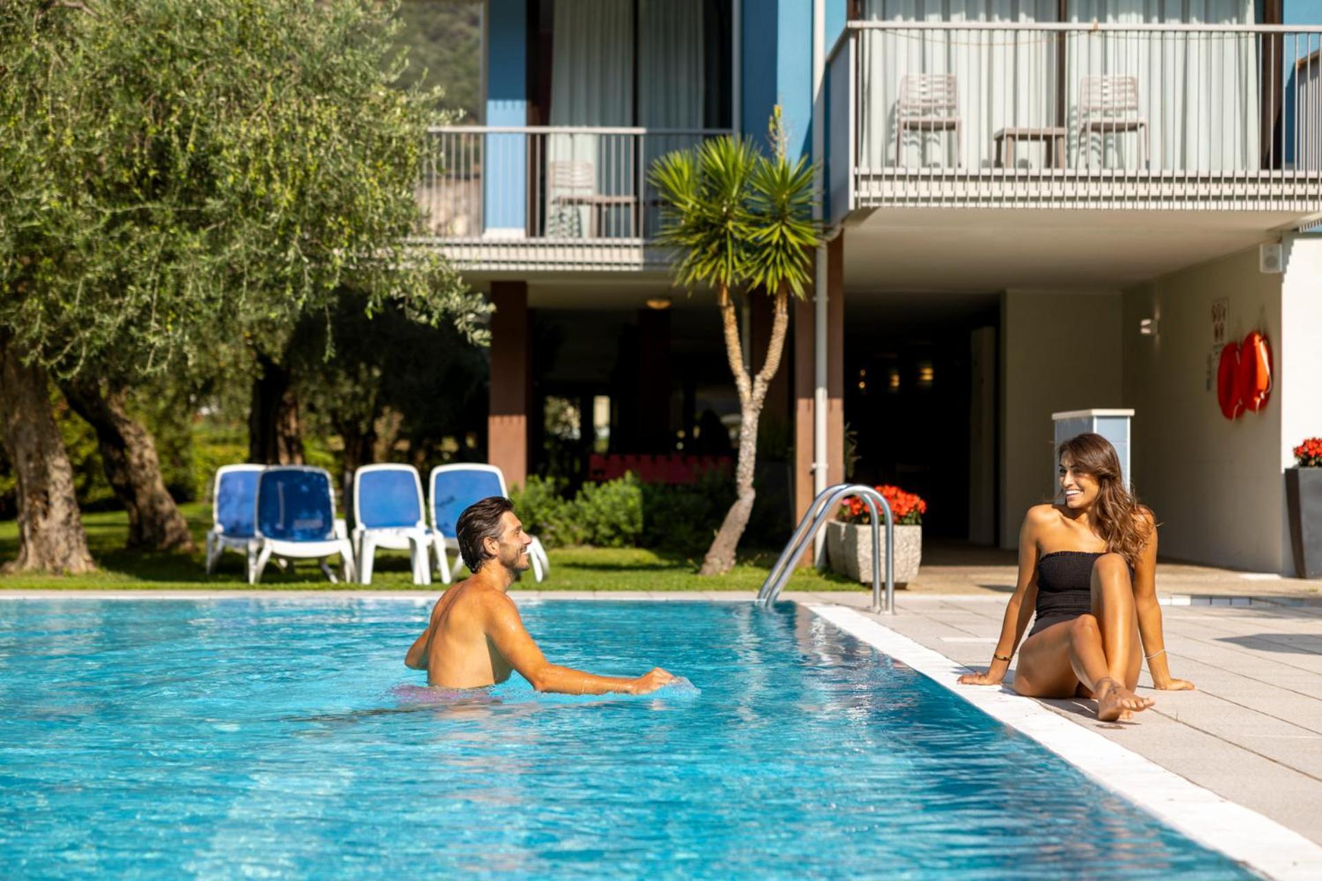 Hotel Holiday Sport & Relax Torbole Sul Garda Екстер'єр фото