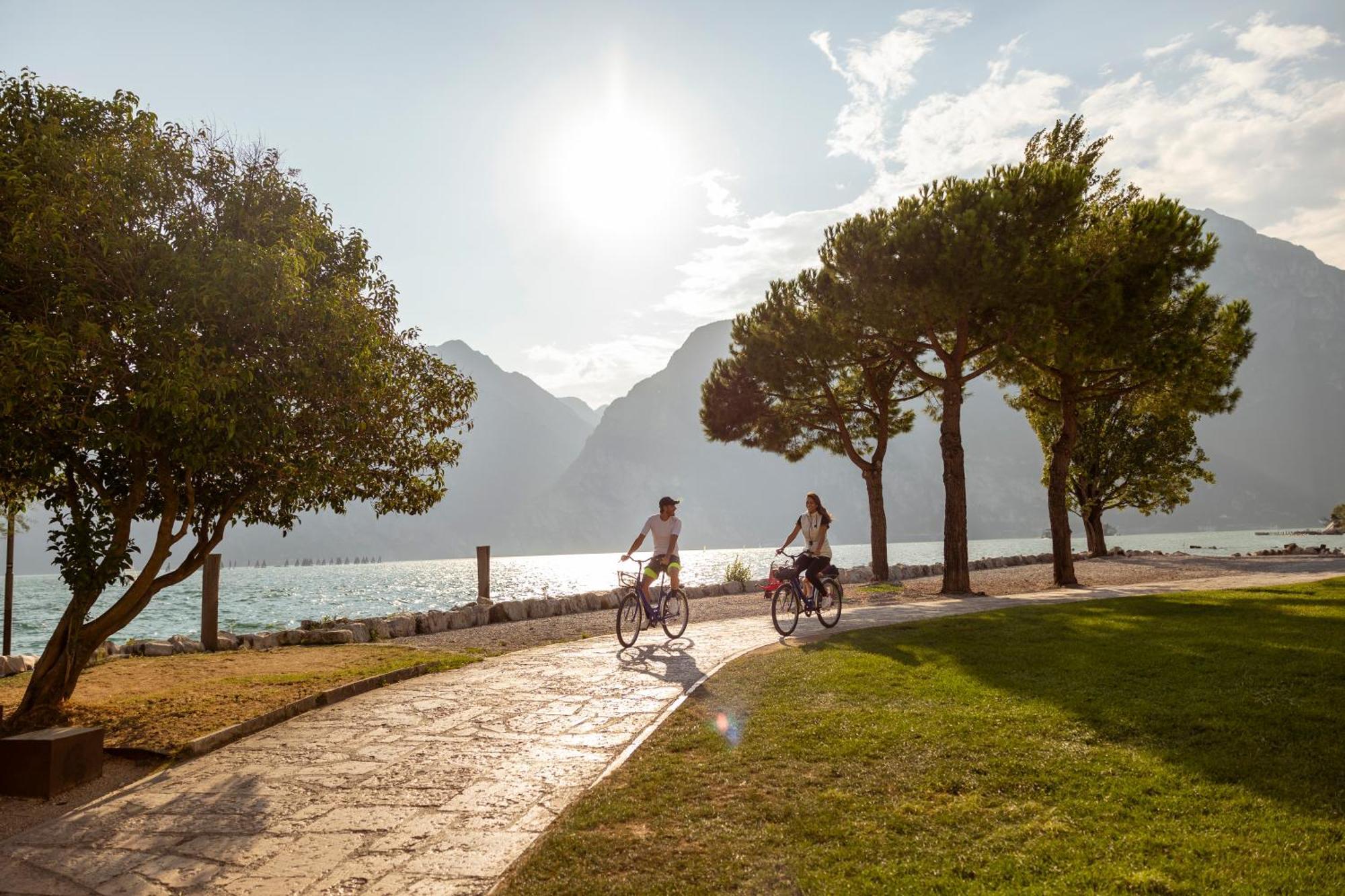 Hotel Holiday Sport & Relax Torbole Sul Garda Екстер'єр фото