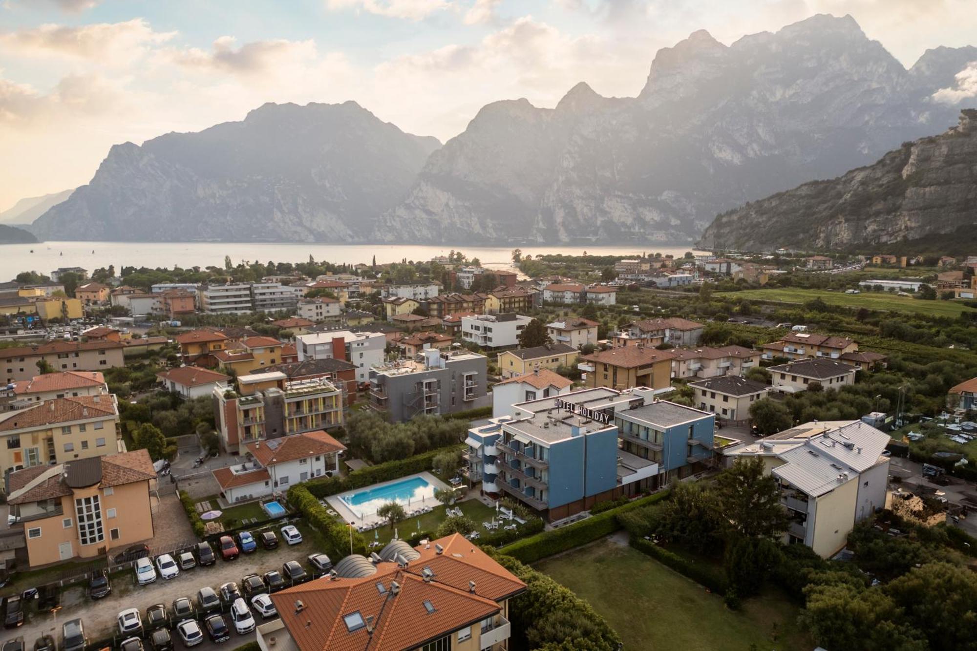 Hotel Holiday Sport & Relax Torbole Sul Garda Екстер'єр фото