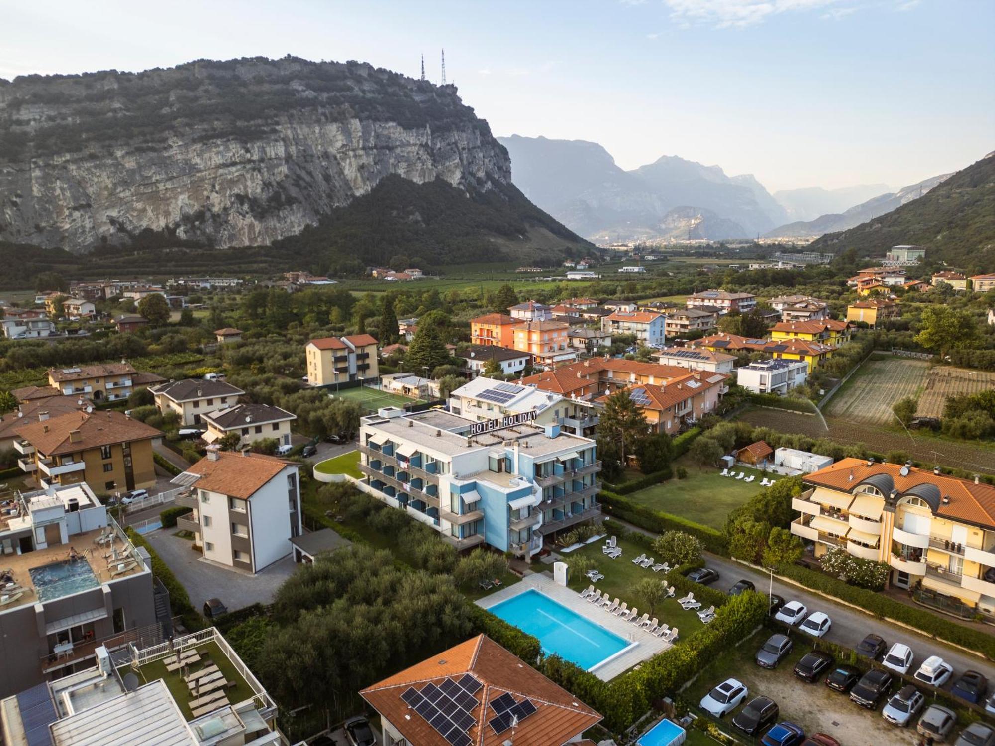 Hotel Holiday Sport & Relax Torbole Sul Garda Екстер'єр фото