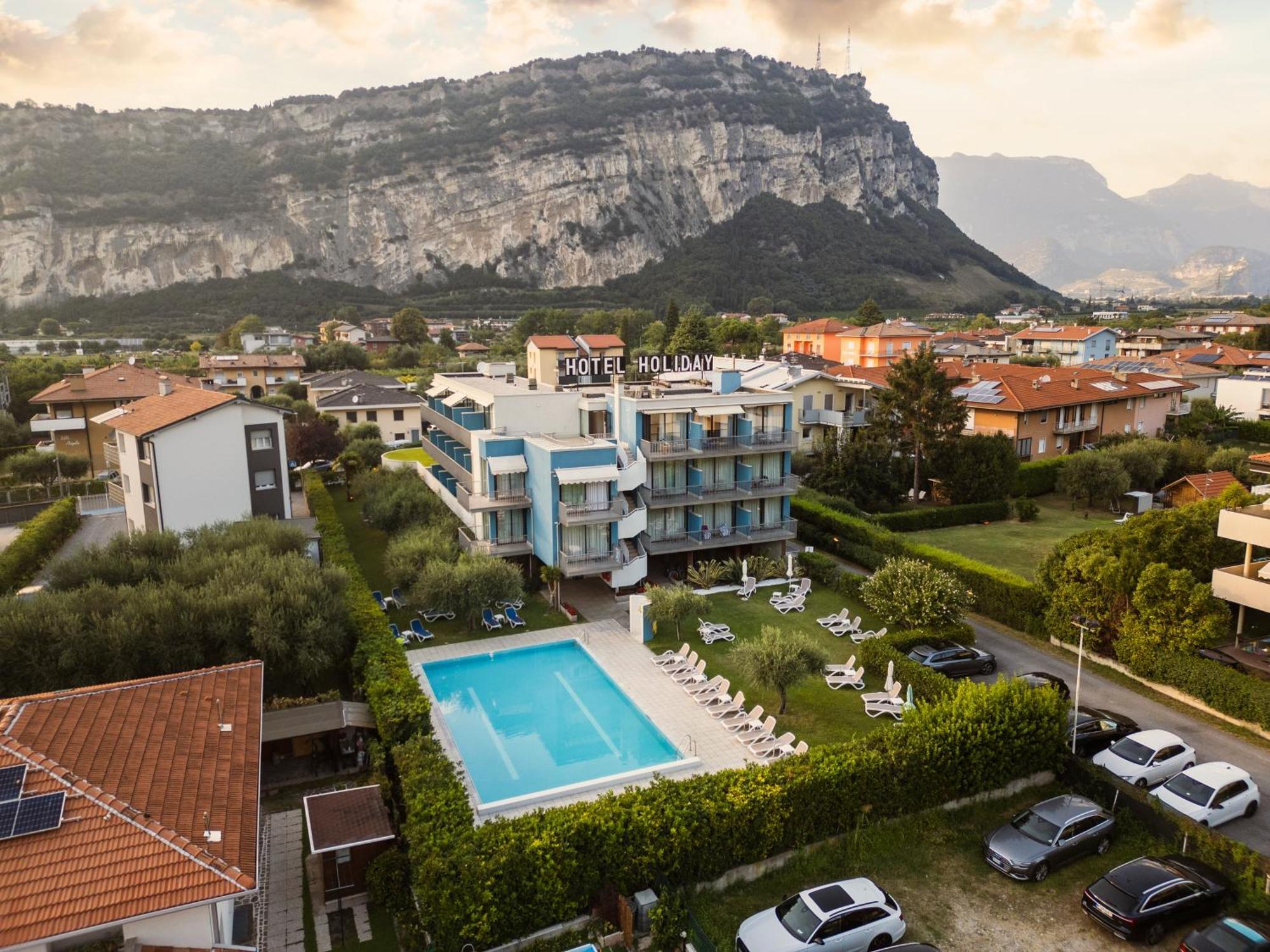 Hotel Holiday Sport & Relax Torbole Sul Garda Екстер'єр фото