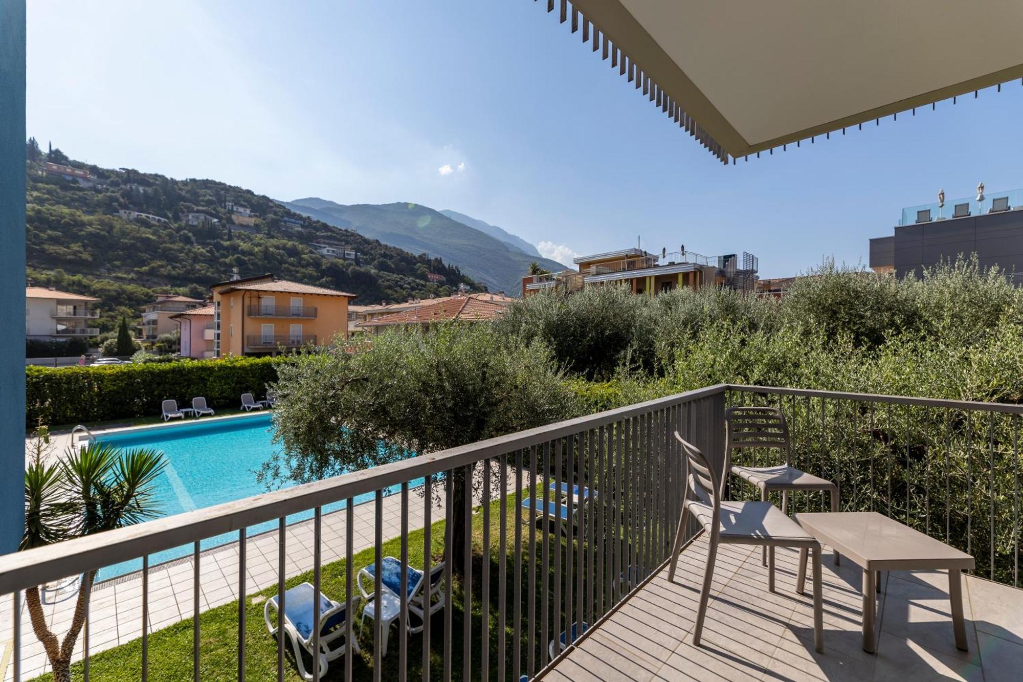 Hotel Holiday Sport & Relax Torbole Sul Garda Екстер'єр фото