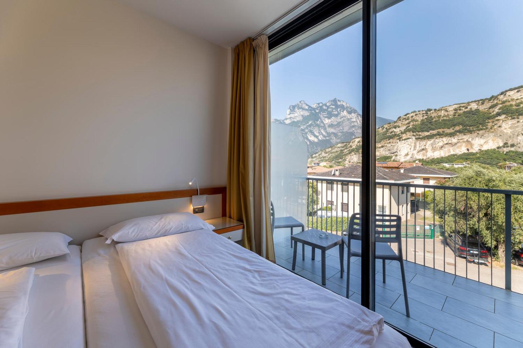 Hotel Holiday Sport & Relax Torbole Sul Garda Екстер'єр фото