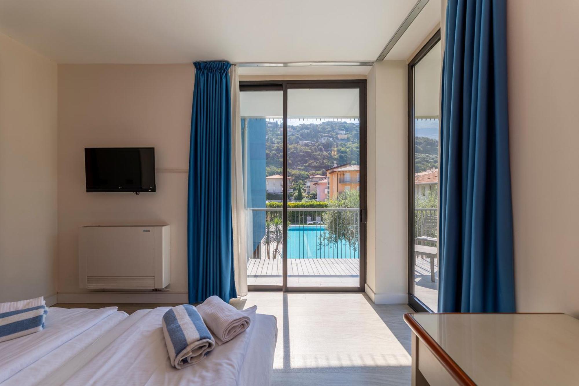 Hotel Holiday Sport & Relax Torbole Sul Garda Екстер'єр фото