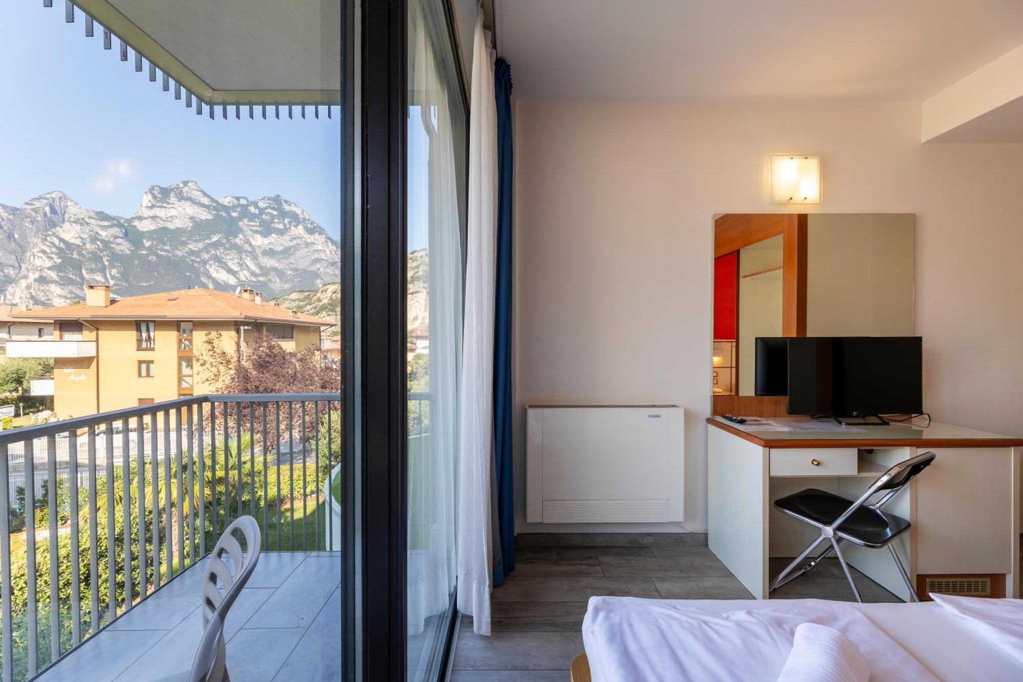 Hotel Holiday Sport & Relax Torbole Sul Garda Екстер'єр фото