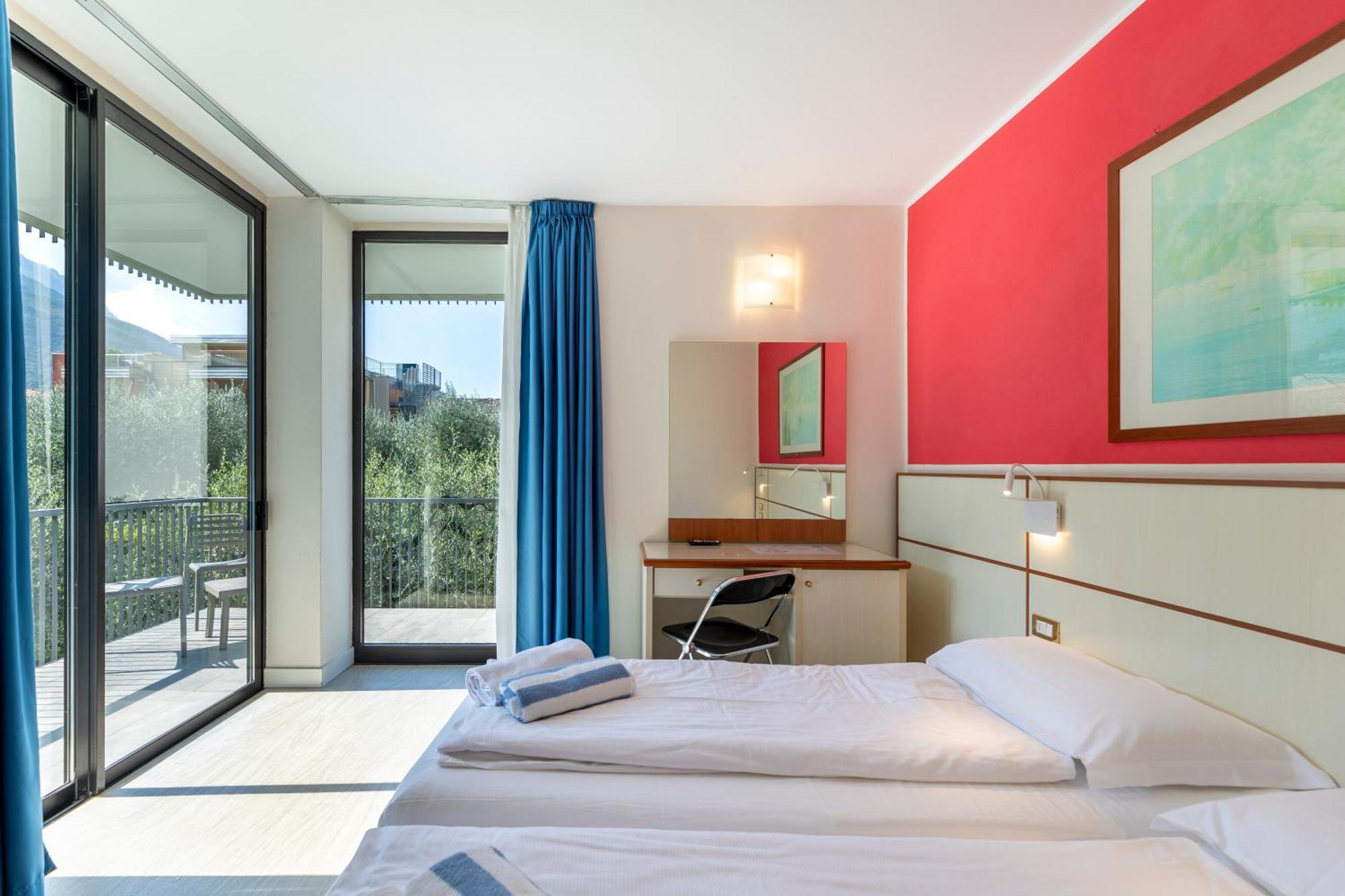 Hotel Holiday Sport & Relax Torbole Sul Garda Екстер'єр фото