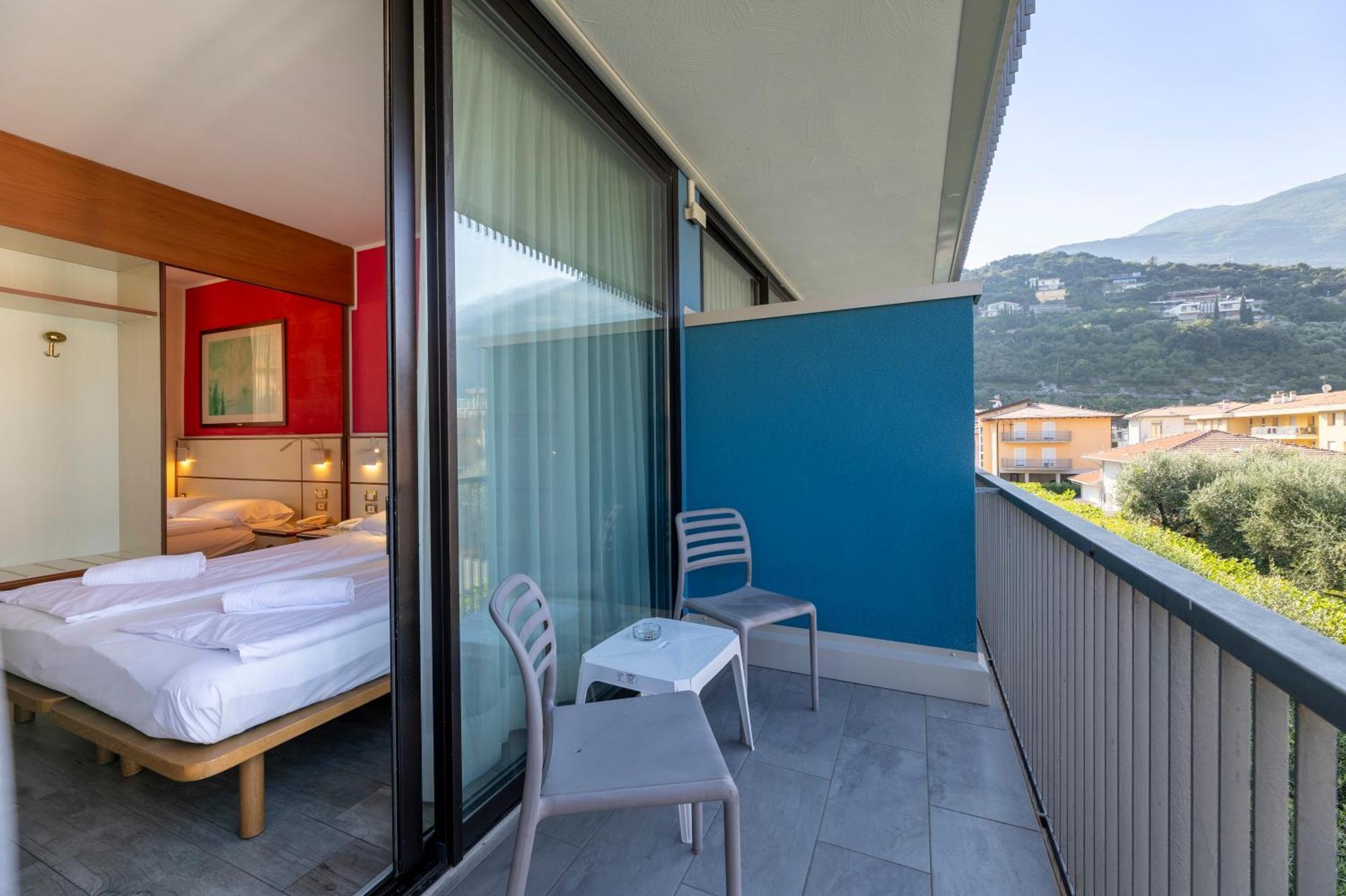 Hotel Holiday Sport & Relax Torbole Sul Garda Екстер'єр фото